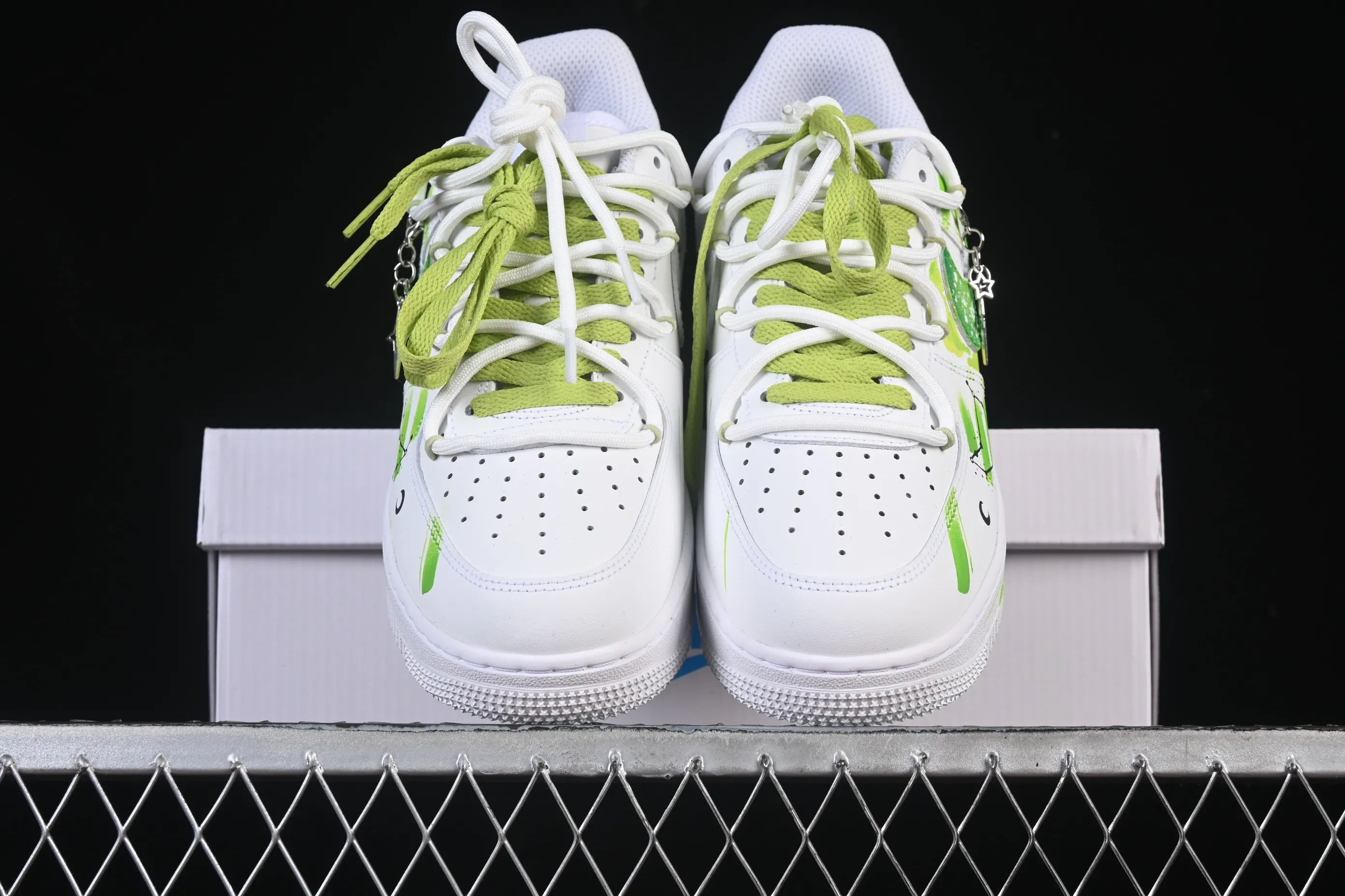 All categories Nk Air Force 1 Air Force series Nk Air Force 1 Low Air Force low-top Nike Air Force 1'07 Low "Capricorn" Hand-painted graffiti twelve constellations series Capricorn Air Force One low-top casual sneakers Constellation 1222119